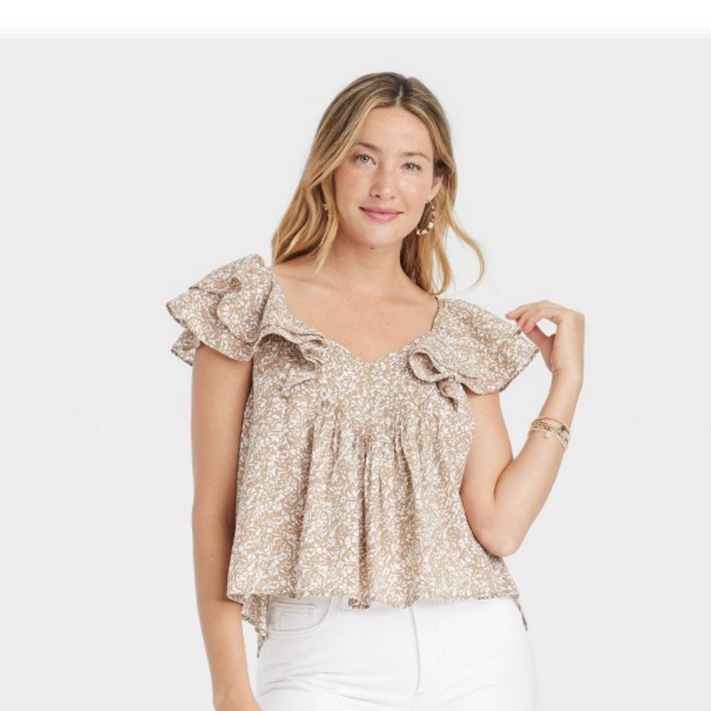 Universal Thread ruffle top